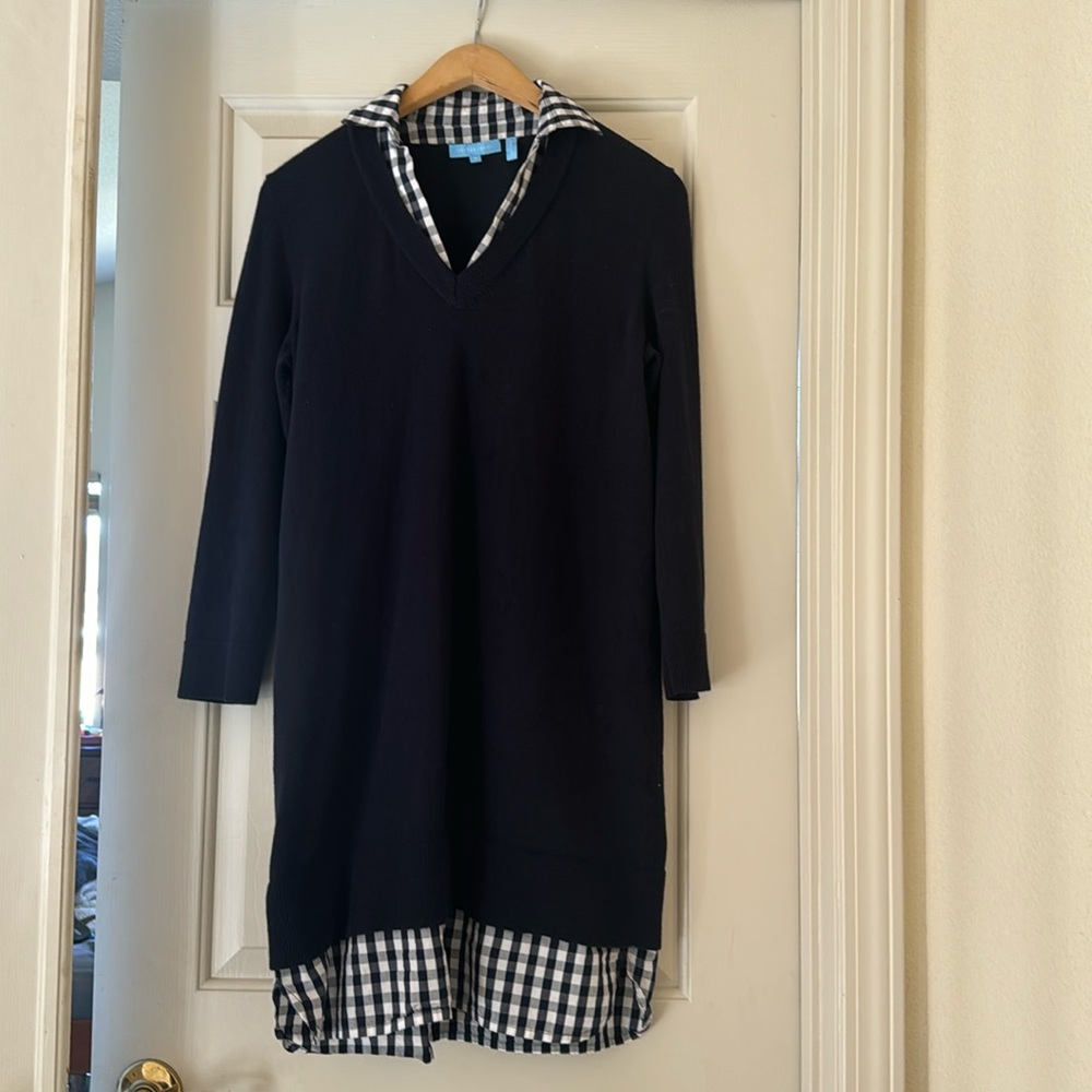 Draper James gingham sweater dress. Navy blue good condition